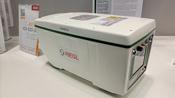 VUX-820-Gの側面